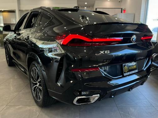 2025 BMW X6 xDrive40i