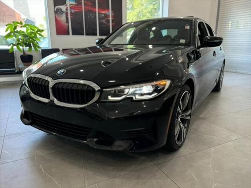 2022 BMW 330 330i Sedan