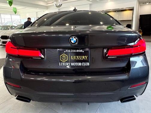 2022 BMW 530 i