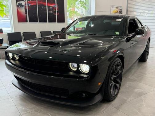 Pitch Black Clearcoat 2022 Dodge Challenger R/T Scat Pack