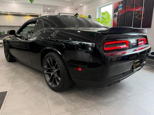 Pitch Black Clearcoat 2022 Dodge Challenger R/T Scat Pack