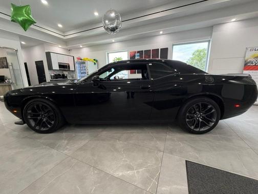 Pitch Black Clearcoat 2022 Dodge Challenger R/T Scat Pack