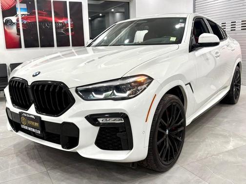 2021 BMW X6 M50i