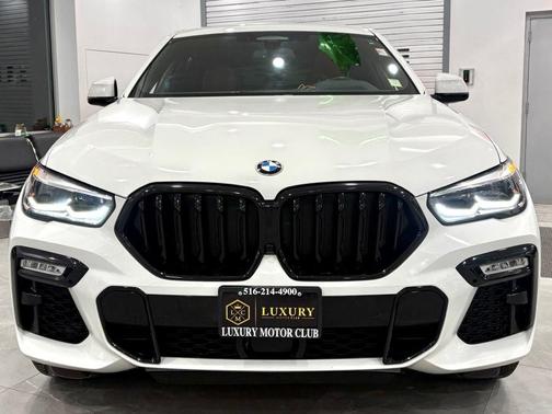2021 BMW X6 M50i