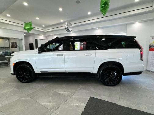 Crystal White Tricoat 2023 Cadillac Escalade ESV Premium Luxury