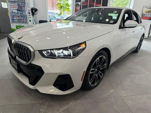 Alpine White 2026 BMW 530 xDrive