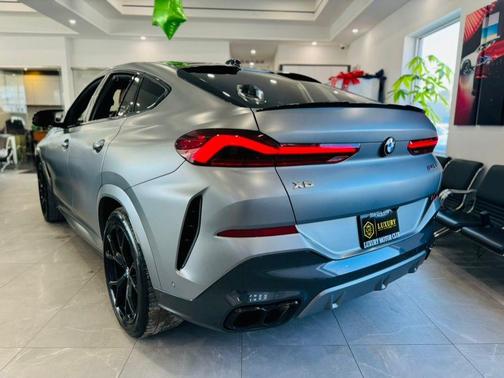 Frozen Pure Grey Metallic 2024 BMW X6 M60i