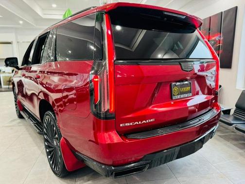 2023 Cadillac Escalade Sport