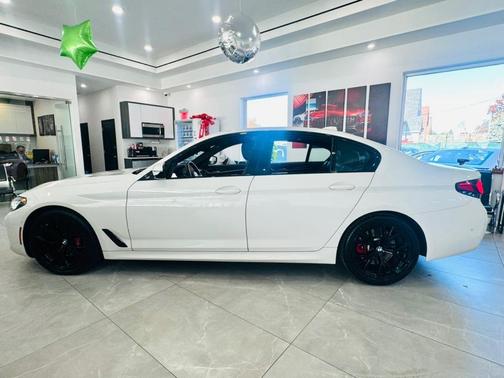 2023 BMW 530 i