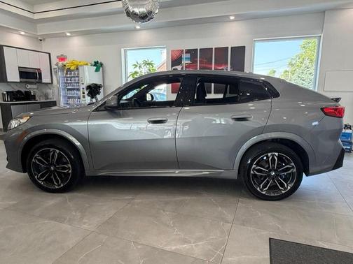 Skyscraper Grey Metallic 2026 BMW X2 xDrive28i