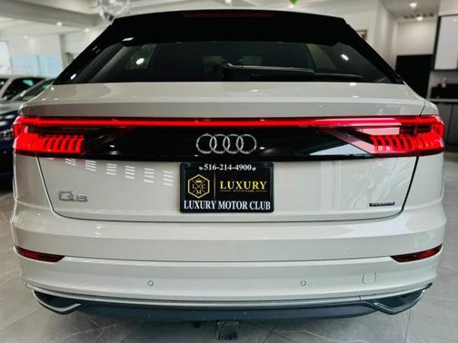2022 Audi Q8 55 Premium Plus