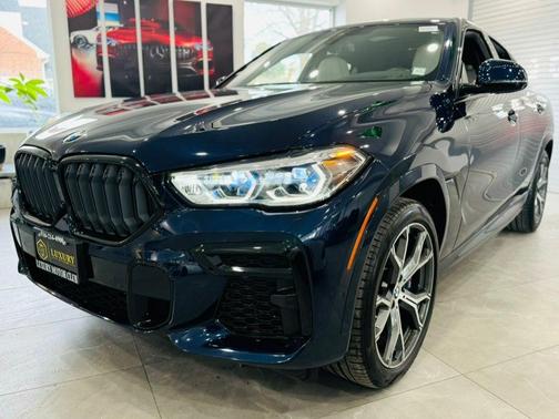 2022 BMW X6 M50i