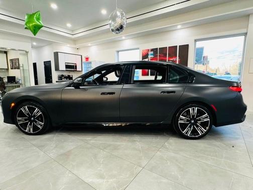 2023 BMW 760 i xDrive