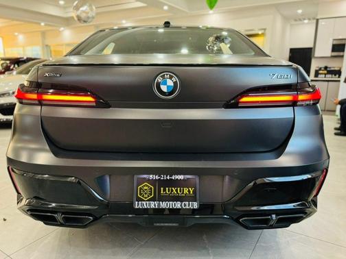 2023 BMW 760 i xDrive