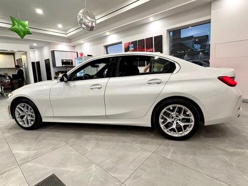 2025 BMW 330 xDrive