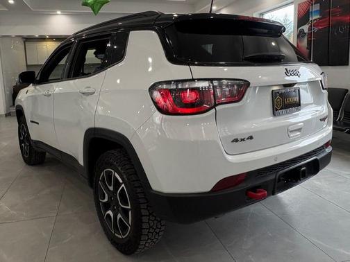 2025 Jeep Compass Trailhawk