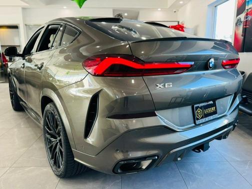 2023 BMW X6 xDrive40i
