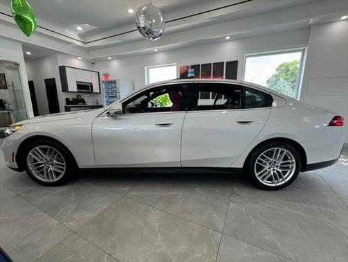 2024 BMW 530 i