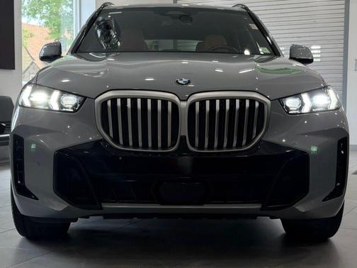 Brooklyn Grey Metallic 2026 BMW X5 xDrive40i