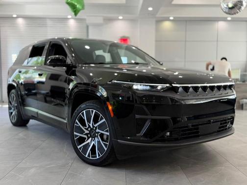 Diamond Black Crystal Pearlcoat 2025 Jeep Wagoneer S Limited