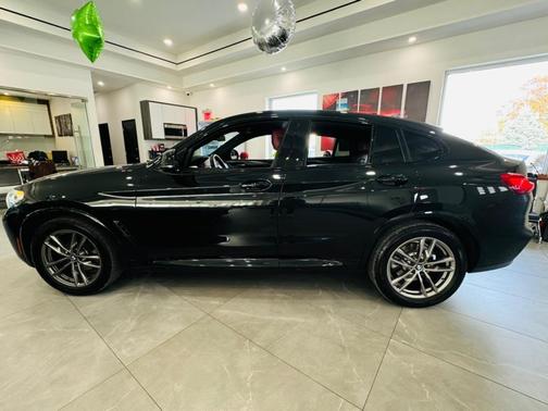 2021 BMW X4 xDrive30i