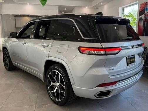 Silver Zynith 2023 Jeep Grand Cherokee 4xe Summit Reserve