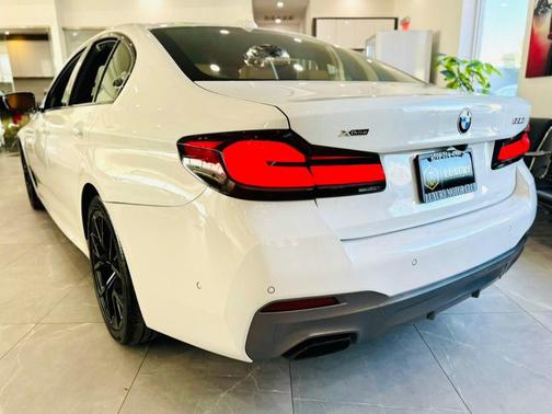 2022 BMW 530 i xDrive