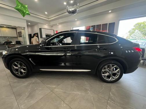 2024 BMW X4 xDrive30i