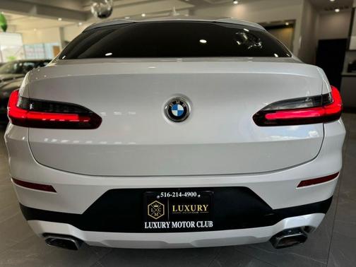 Mineral White Metallic 2024 BMW X4 xDrive30i