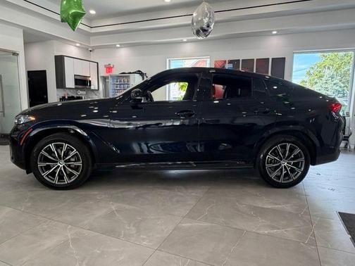Carbon Black Metallic 2026 BMW X6 xDrive40i