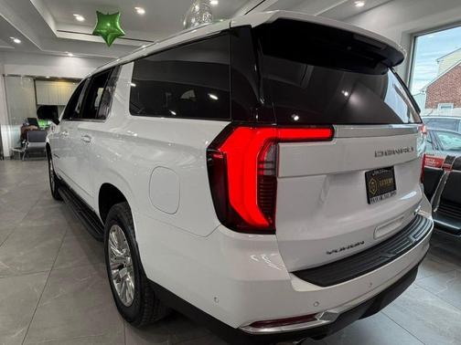 Summit White 2025 GMC Yukon XL Denali