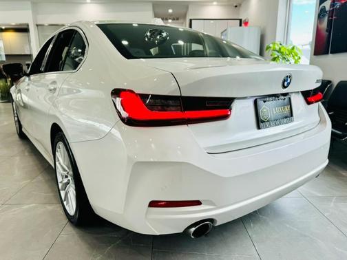 2024 BMW 330 330i Sedan
