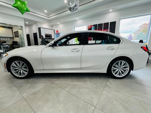 2024 BMW 330 330i Sedan
