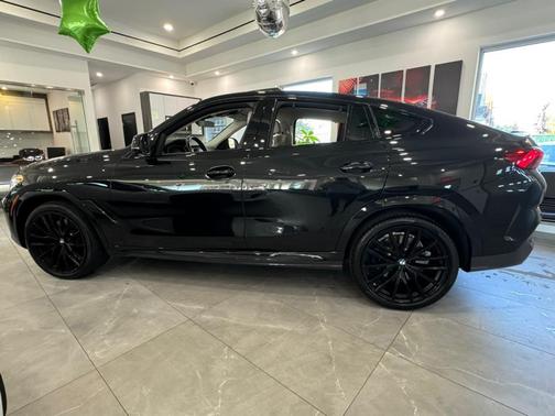 2020 BMW X6 M50i
