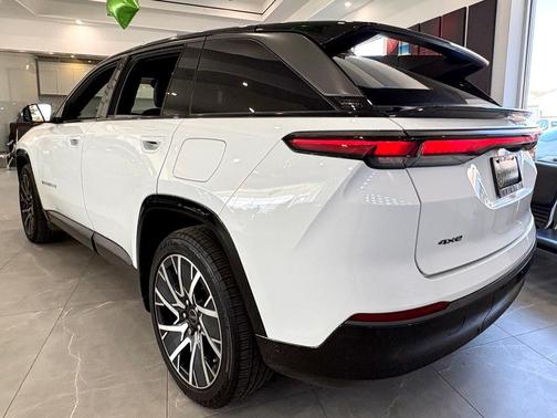 Bright White Clearcoat 2025 Jeep Wagoneer S Limited