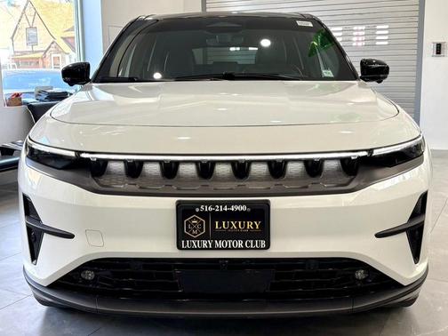 Bright White Clearcoat 2025 Jeep Wagoneer S Limited