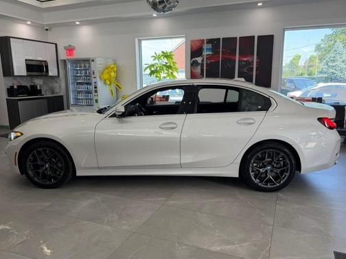 Mineral White Metallic 2025 BMW 330 330i Sedan