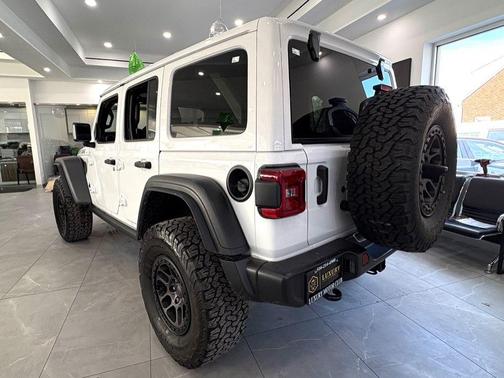 2022 Jeep Wrangler Unlimited High Tide 4x4