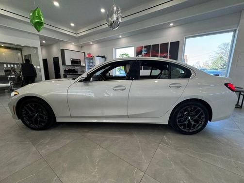Mineral White Metallic 2025 BMW 330 330i Sedan