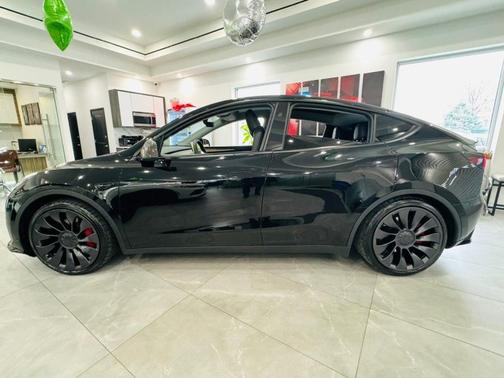 2024 Tesla Model Y Performance Dual Motor All-Wheel Drive