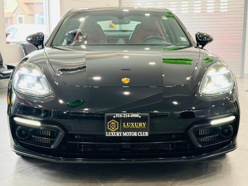 2022 Porsche Panamera 4