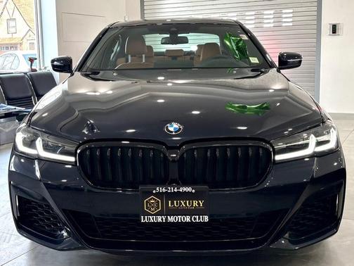 Carbon Black Metallic 2023 BMW 540 i xDrive
