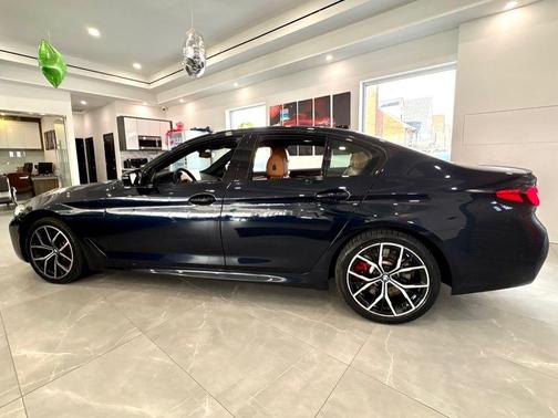 Carbon Black Metallic 2023 BMW 540 i xDrive