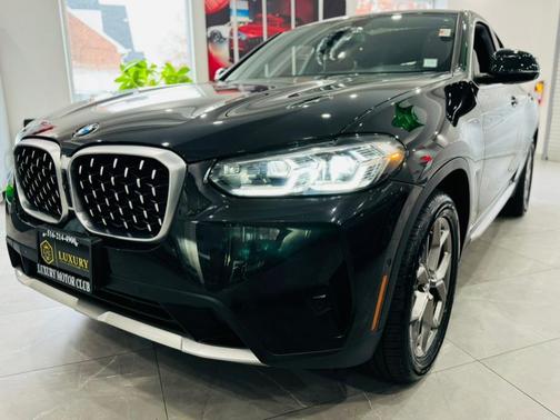 2023 BMW X4 xDrive30i