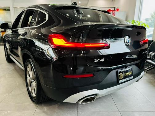 2023 BMW X4 xDrive30i