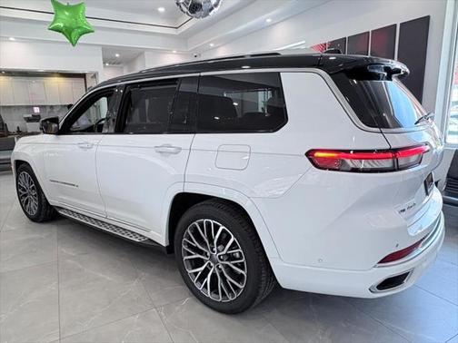 2022 Jeep Grand Cherokee L Summit Reserve