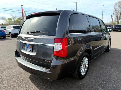 2015 Chrysler Town & Country Limited Platinum