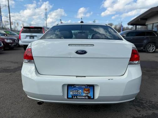 White Suede 2011 Ford Focus SE