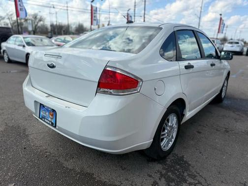 White Suede 2011 Ford Focus SE