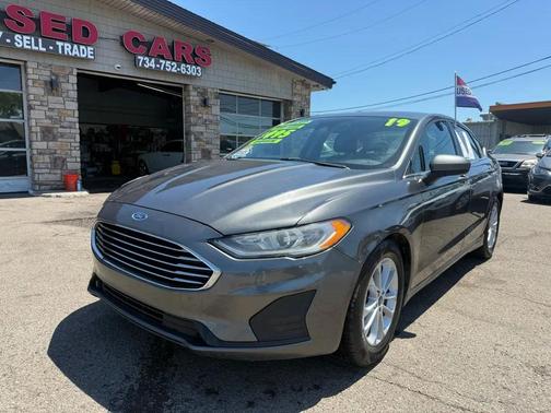 Magnetic Metallic 2019 Ford Fusion SE